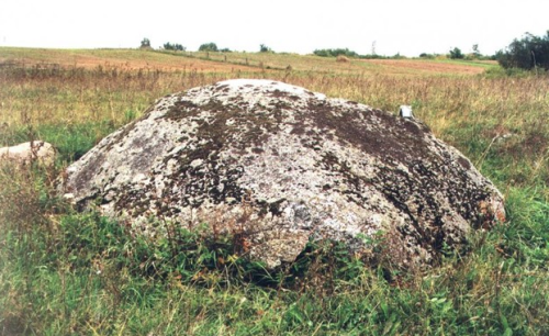 Kamen v Pridatkah Sipovichsky boulder