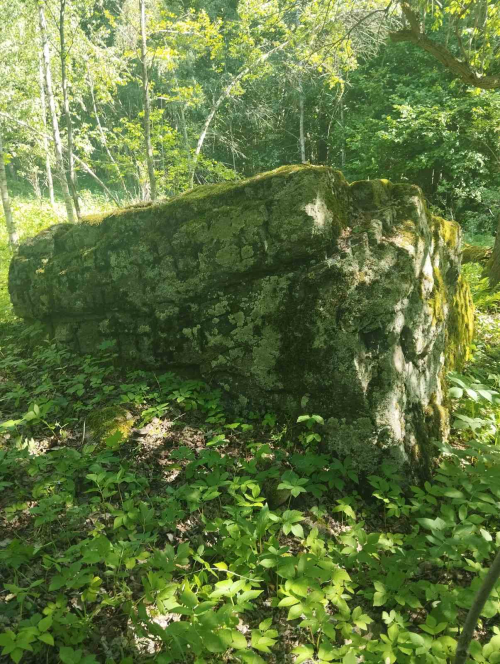 Валун «Мурованный камень»