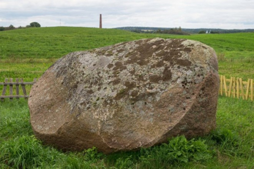 Bolshoj Kamen Plissky-2 boulder