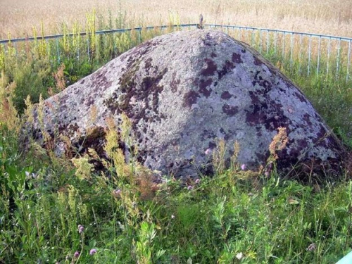 Kamen-Gorka boulder