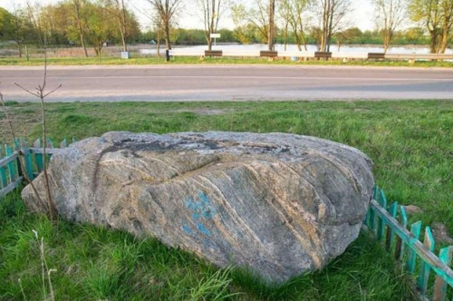 Большой камень лыцевичский