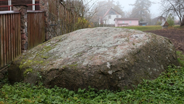 Bolshoj Kamen Strustovsky boulder