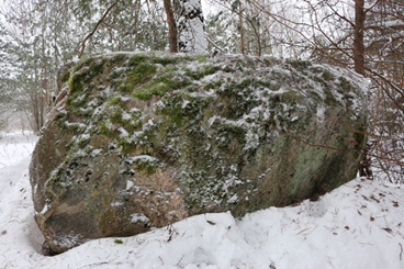 Bolshoj Kamen Ogonsky boulder